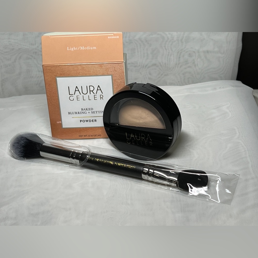 Laura Geller blurring powder